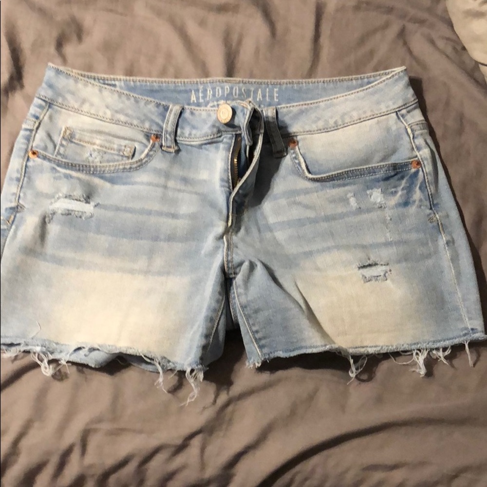 Frayed jean shorts